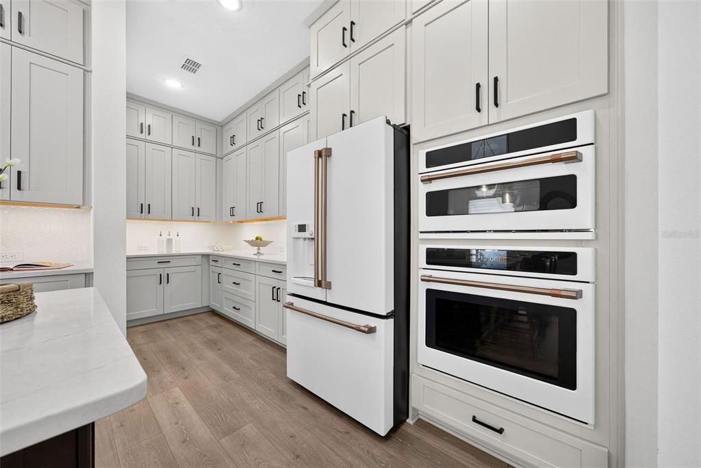For Sale: $1,095,000 (4 beds, 3 baths, 2725 Square Feet)