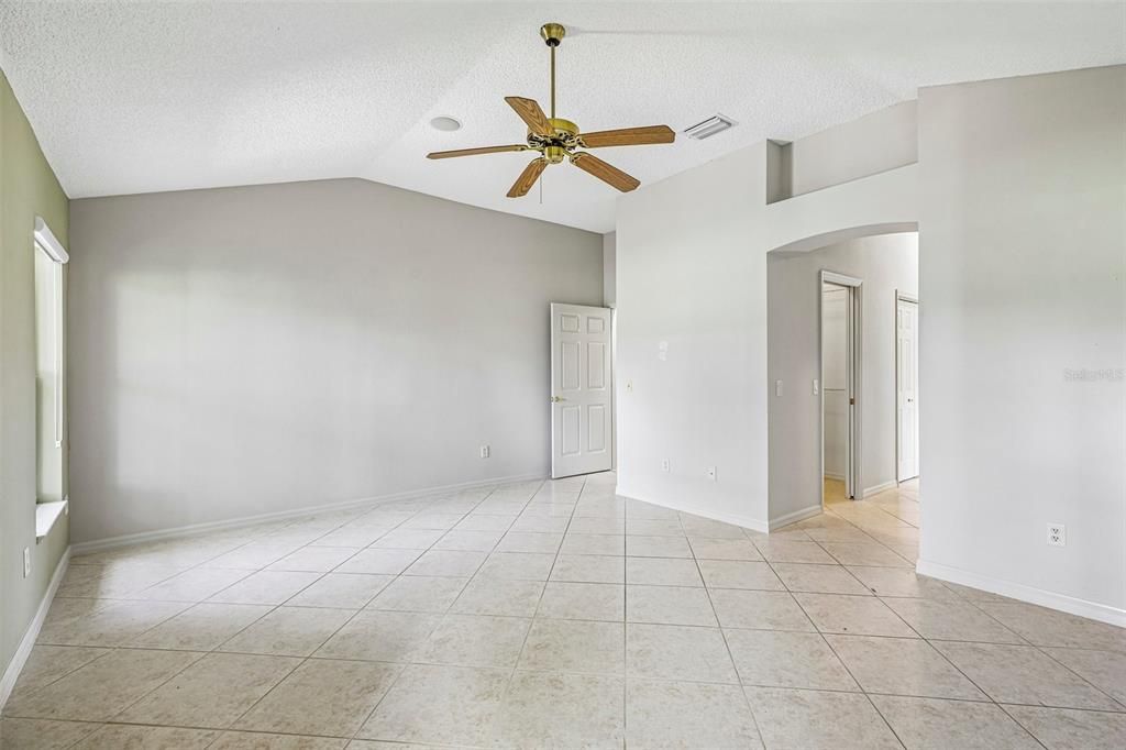 En Venta: $585,000 (3 camas, 2 baños, 2287 Pies cuadrados)