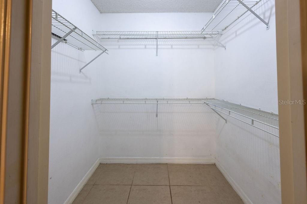 For Sale: $299,900 (3 beds, 2 baths, 1997 Square Feet)