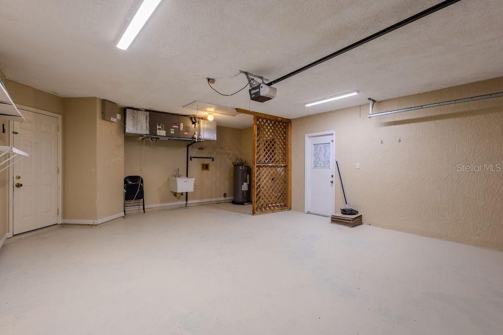 For Sale: $299,900 (3 beds, 2 baths, 1997 Square Feet)