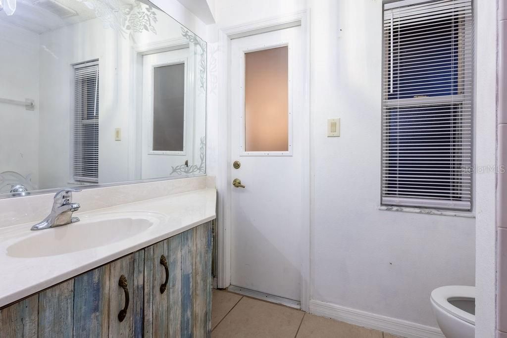 For Sale: $299,900 (3 beds, 2 baths, 1997 Square Feet)