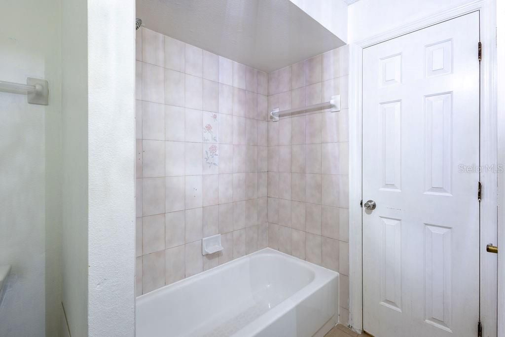 For Sale: $299,900 (3 beds, 2 baths, 1997 Square Feet)