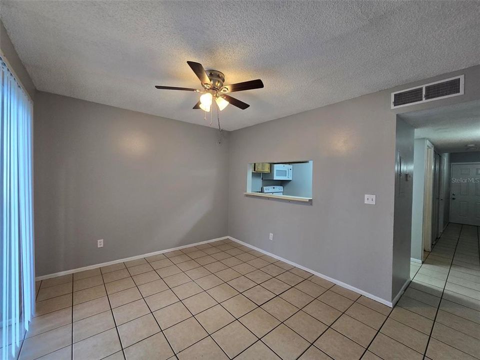 For Rent: $1,100 (1 beds, 1 baths, 504 Square Feet)