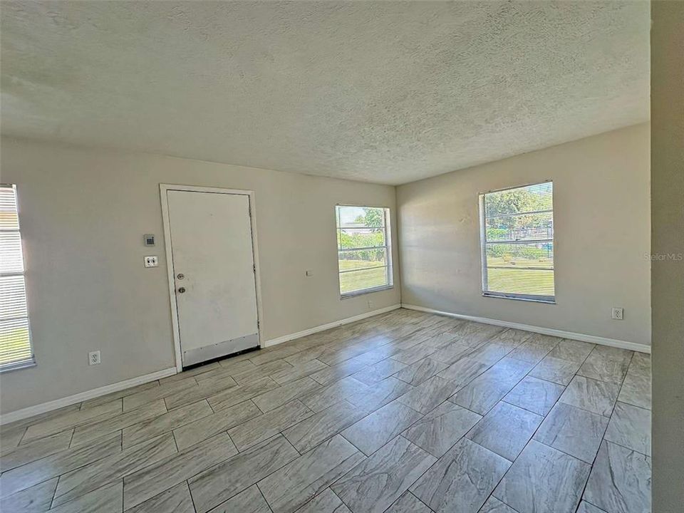 For Sale: $317,000 (4 beds, 0 baths, 1408 Square Feet)