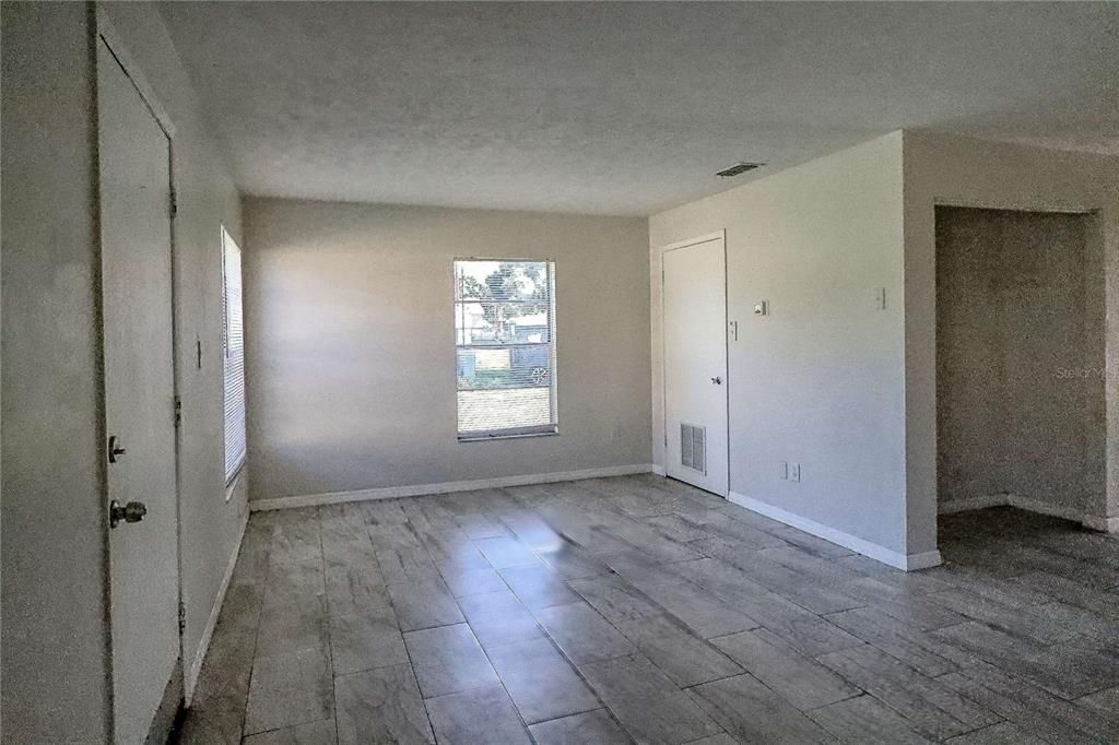 For Sale: $317,000 (4 beds, 0 baths, 1408 Square Feet)