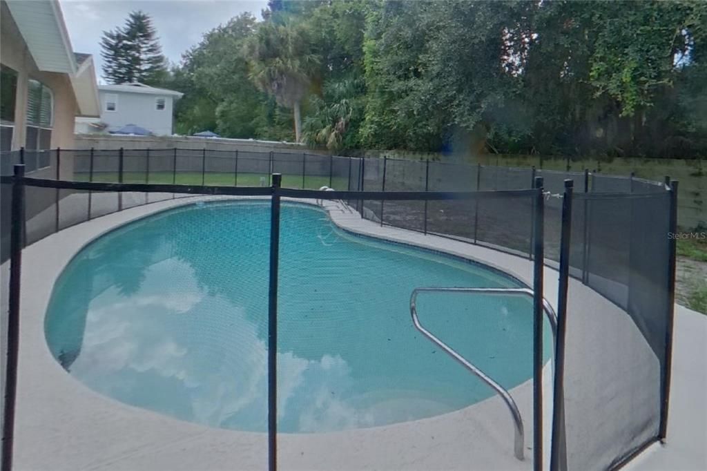 For Rent: $2,839 (4 beds, 2 baths, 1999 Square Feet)