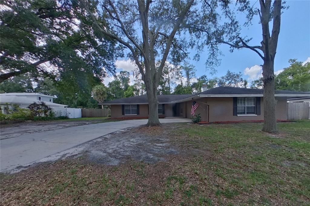 For Rent: $2,839 (4 beds, 2 baths, 1999 Square Feet)