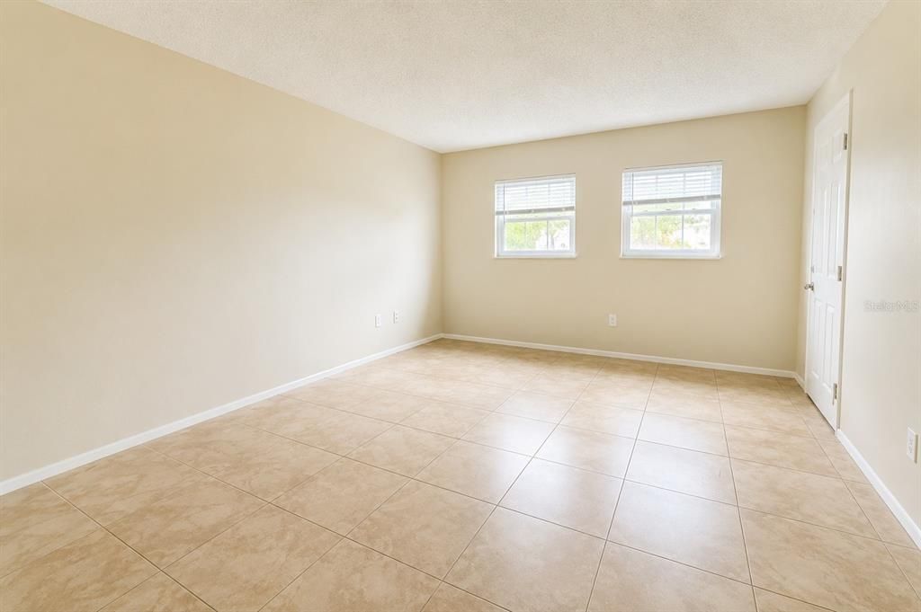For Sale: $149,500 (2 beds, 1 baths, 780 Square Feet)