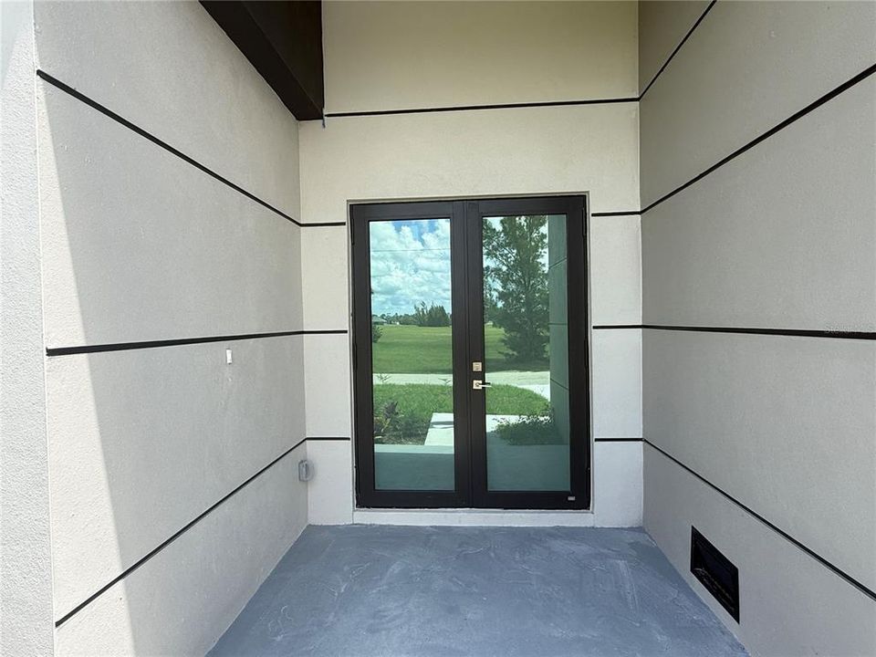 For Sale: $435,000 (4 beds, 3 baths, 1904 Square Feet)