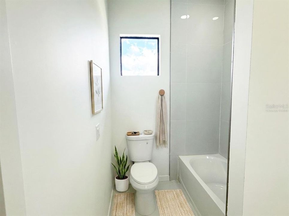 For Sale: $435,000 (4 beds, 3 baths, 1904 Square Feet)