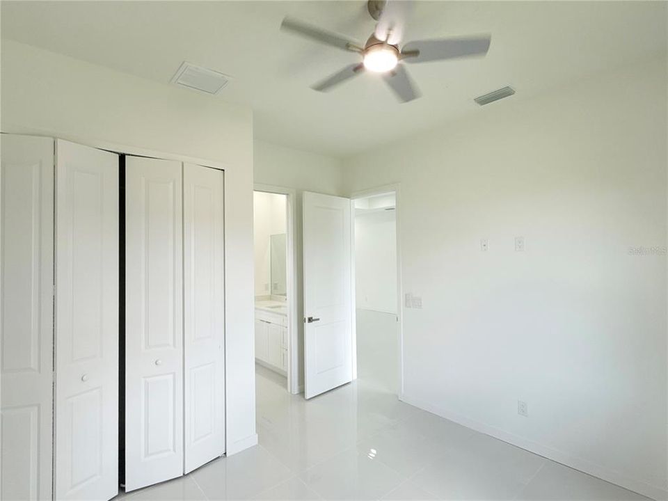 For Sale: $435,000 (4 beds, 3 baths, 1904 Square Feet)