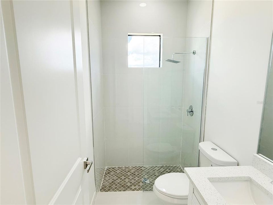 For Sale: $435,000 (4 beds, 3 baths, 1904 Square Feet)