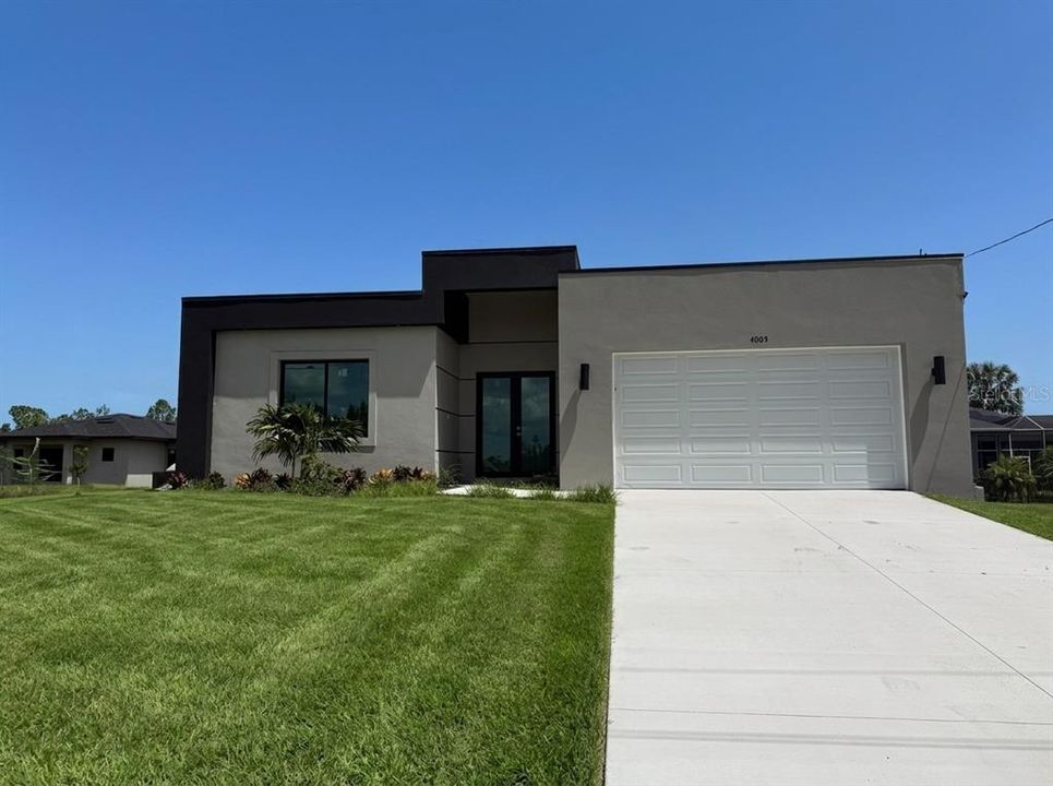 For Sale: $435,000 (4 beds, 3 baths, 1904 Square Feet)