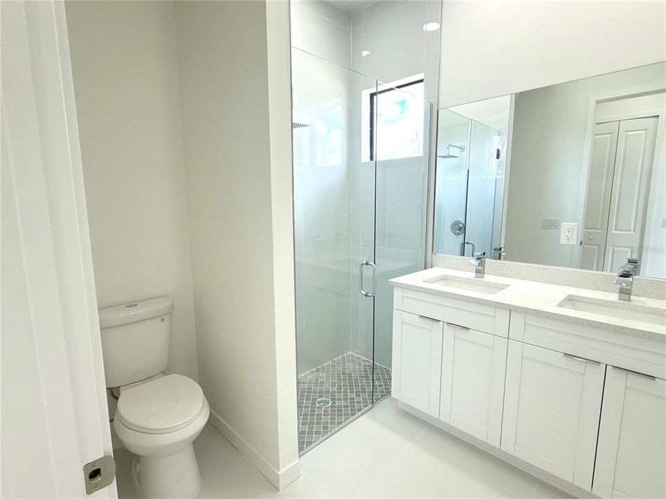 For Sale: $435,000 (4 beds, 3 baths, 1904 Square Feet)