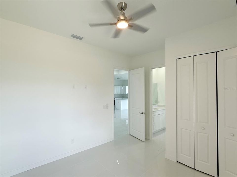 For Sale: $435,000 (4 beds, 3 baths, 1904 Square Feet)
