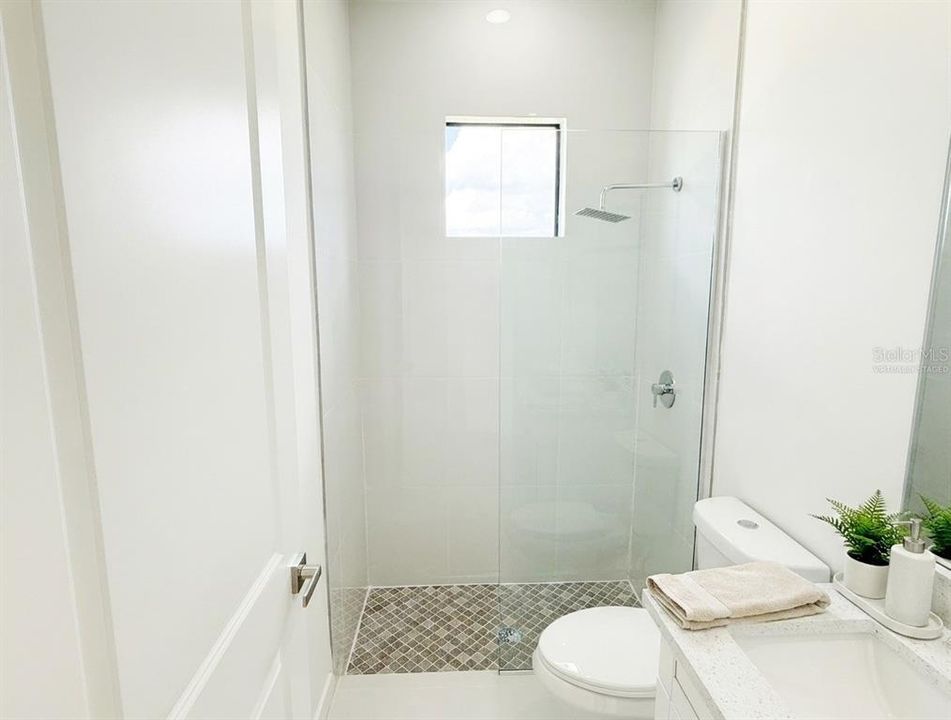 For Sale: $435,000 (4 beds, 3 baths, 1904 Square Feet)