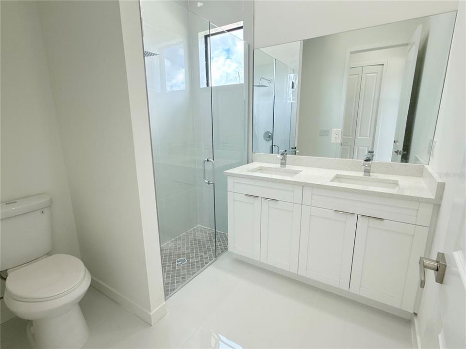 For Sale: $435,000 (4 beds, 3 baths, 1904 Square Feet)