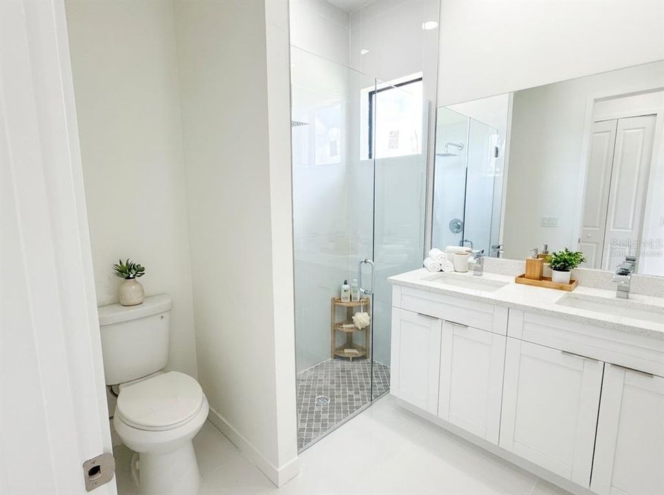 For Sale: $435,000 (4 beds, 3 baths, 1904 Square Feet)
