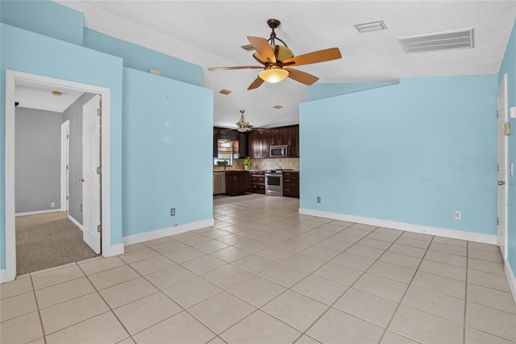 For Sale: $299,000 (4 beds, 2 baths, 1176 Square Feet)