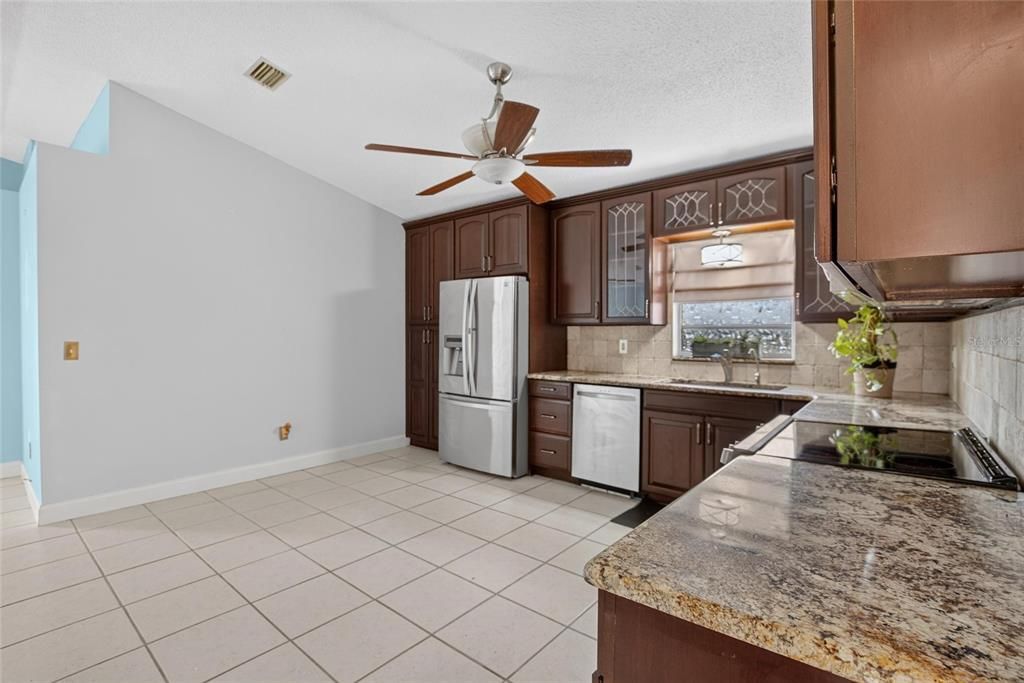 For Sale: $299,000 (4 beds, 2 baths, 1176 Square Feet)