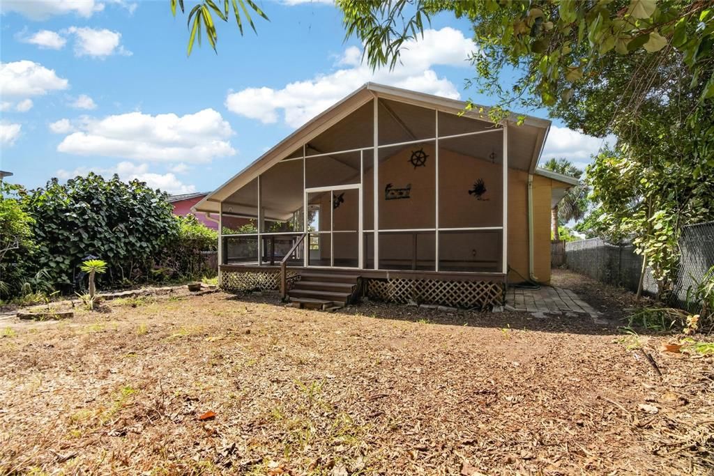 For Sale: $299,000 (4 beds, 2 baths, 1176 Square Feet)
