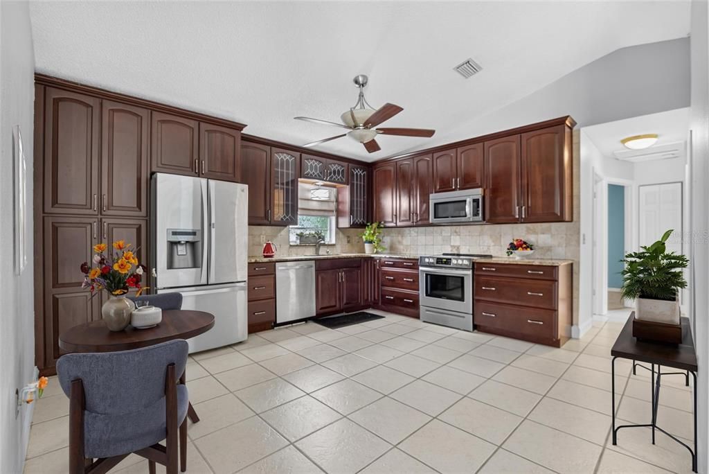 For Sale: $299,000 (4 beds, 2 baths, 1176 Square Feet)