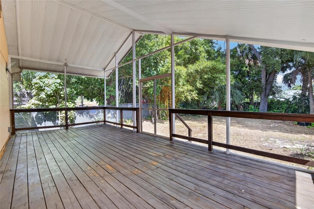 For Sale: $299,000 (4 beds, 2 baths, 1176 Square Feet)