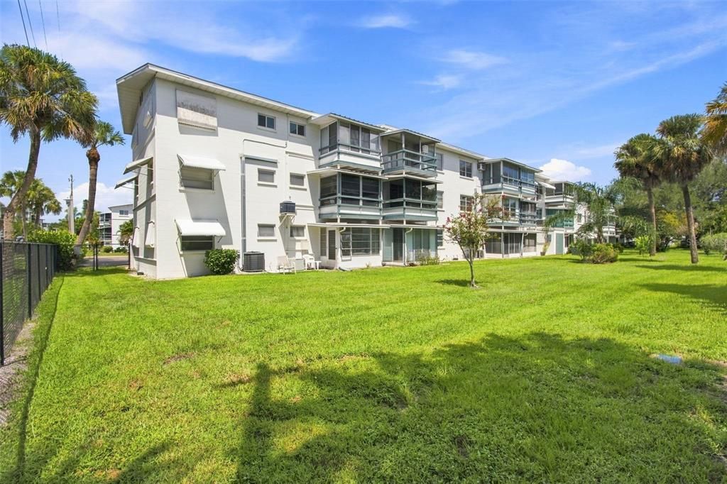 На продажу: $120,000 (2 спален, 2 ванн, 966 Квадратных фут)