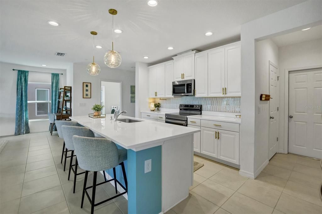 En Venta: $420,000 (4 camas, 2 baños, 2903 Pies cuadrados)