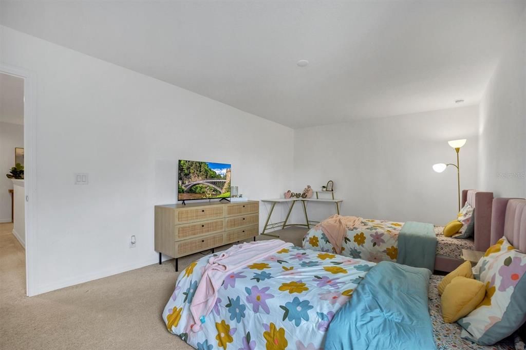 En Venta: $420,000 (4 camas, 2 baños, 2903 Pies cuadrados)
