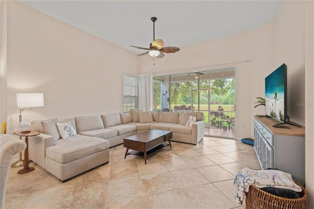 For Sale: $399,000 (2 beds, 2 baths, 1609 Square Feet)