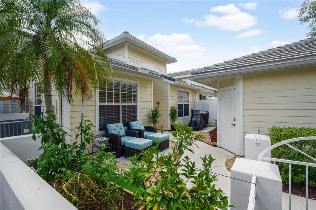 For Sale: $399,000 (2 beds, 2 baths, 1609 Square Feet)