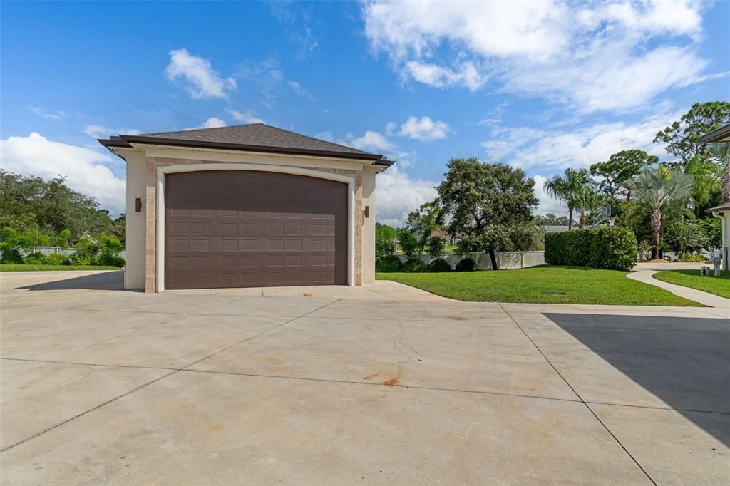 For Sale: $1,300,000 (5 beds, 3 baths, 3609 Square Feet)