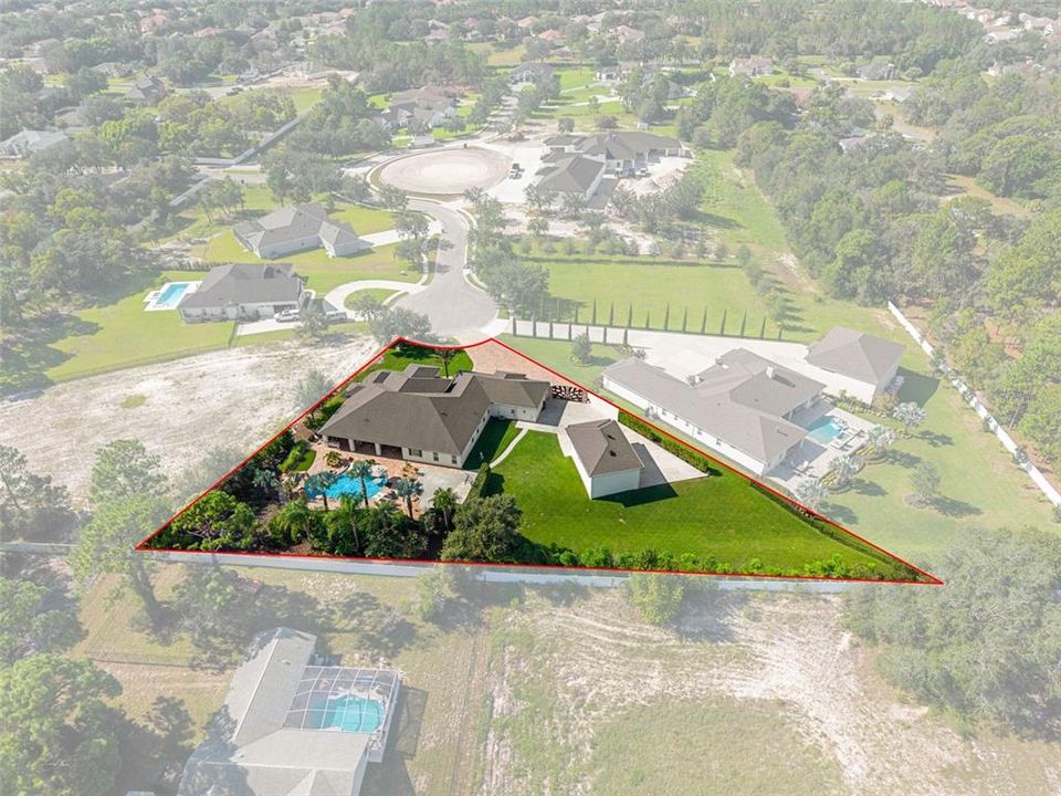 For Sale: $1,300,000 (5 beds, 3 baths, 3609 Square Feet)