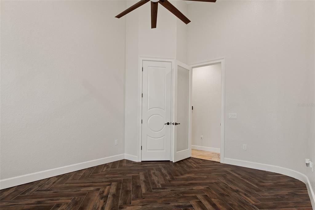 For Sale: $1,300,000 (5 beds, 3 baths, 3609 Square Feet)