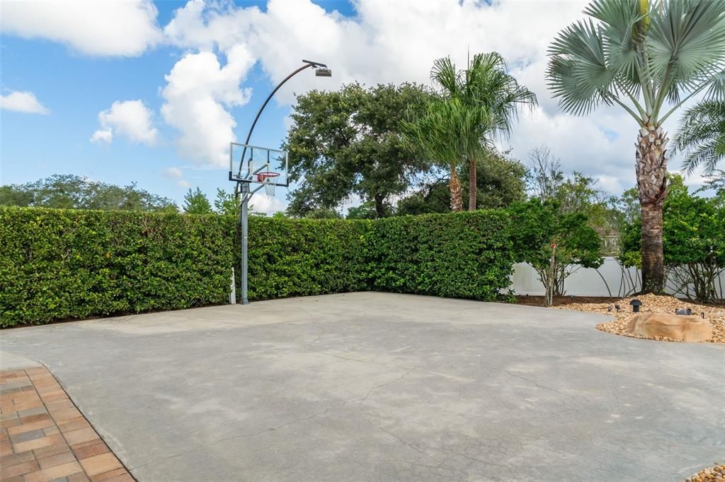 For Sale: $1,300,000 (5 beds, 3 baths, 3609 Square Feet)