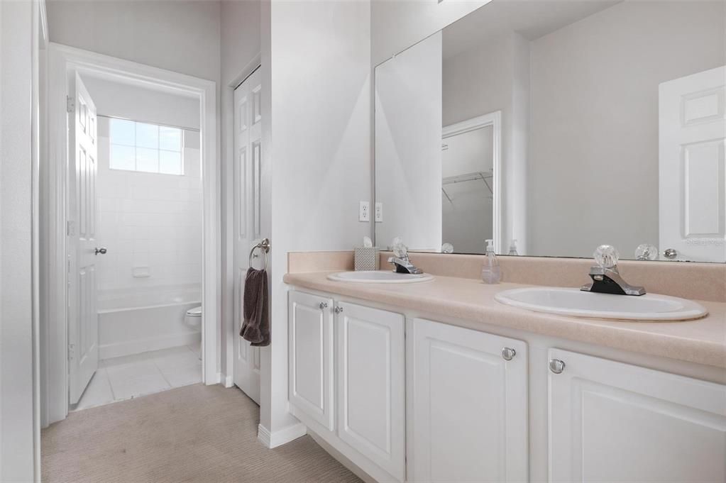 For Rent: $2,200 (2 beds, 2 baths, 1246 Square Feet)