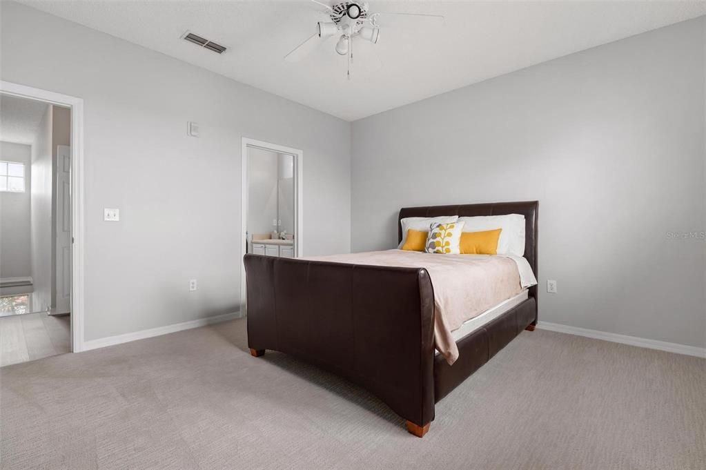 For Rent: $2,200 (2 beds, 2 baths, 1246 Square Feet)
