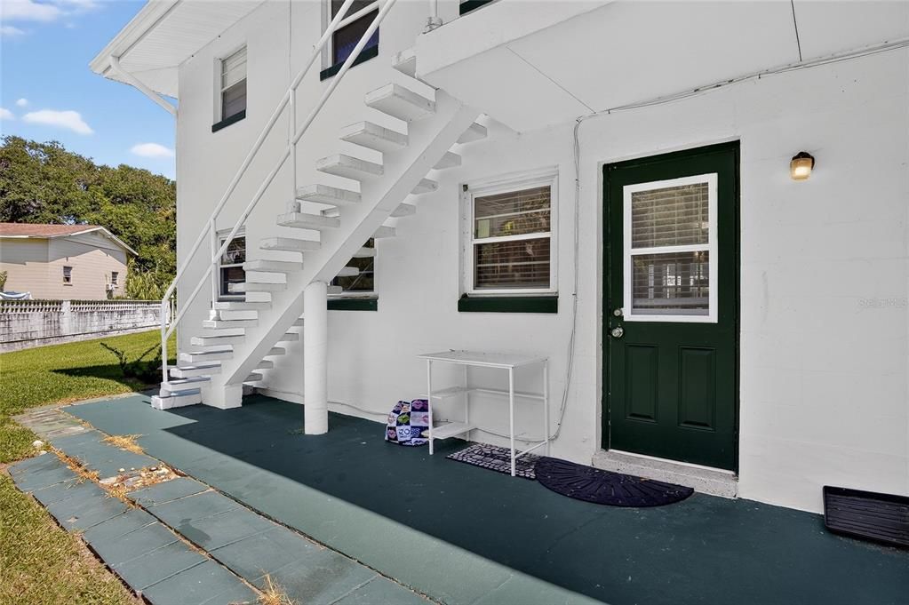 For Sale: $110,000 (2 beds, 1 baths, 841 Square Feet)
