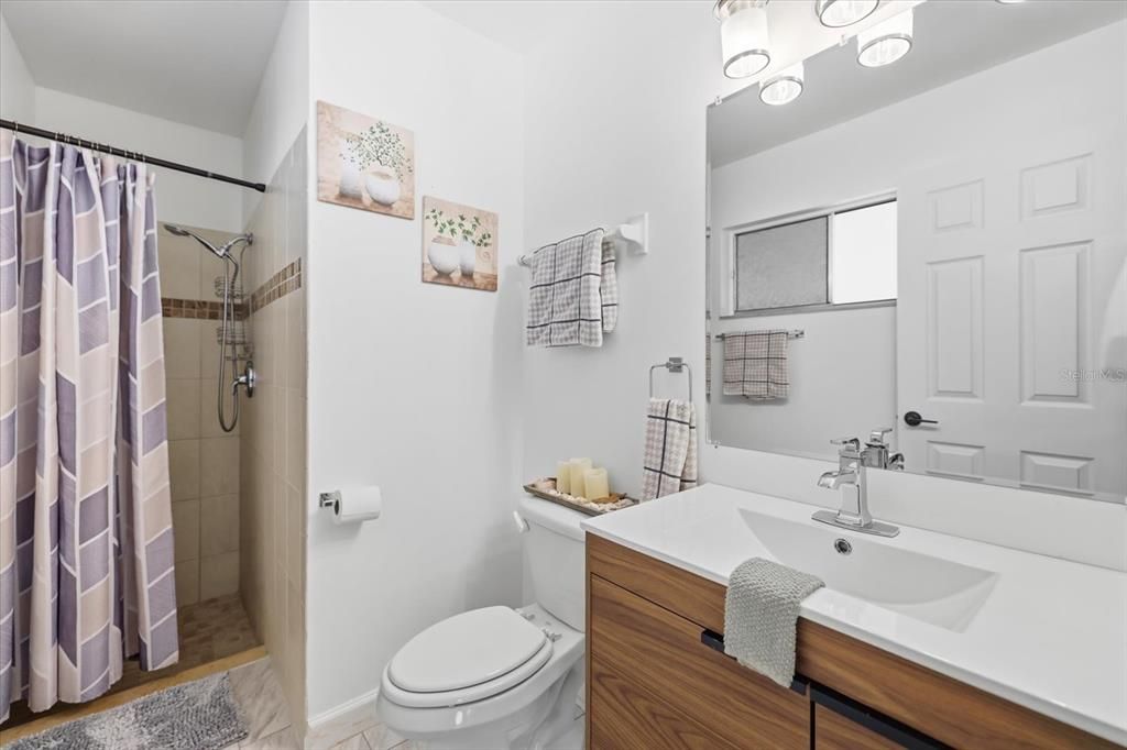 For Sale: $299,000 (3 beds, 2 baths, 942 Square Feet)