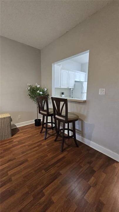 For Sale: $212,900 (2 beds, 2 baths, 1168 Square Feet)