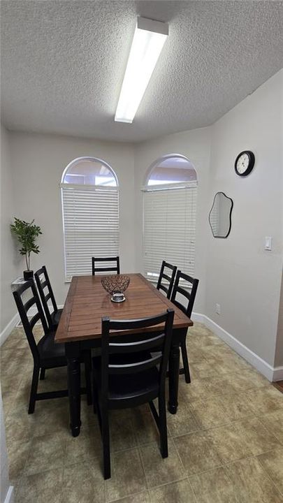 For Sale: $212,900 (2 beds, 2 baths, 1168 Square Feet)
