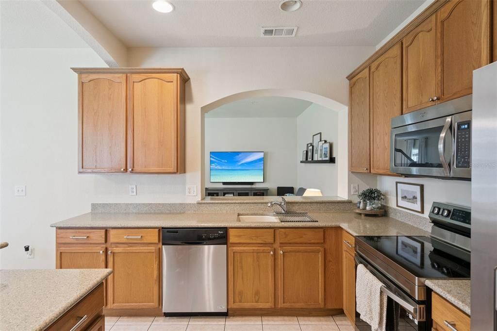 For Sale: $315,000 (3 beds, 2 baths, 2086 Square Feet)
