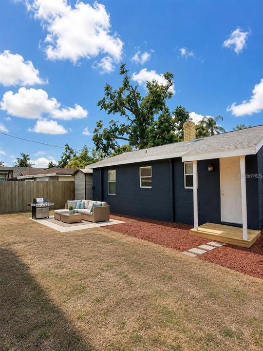 For Sale: $395,000 (3 beds, 2 baths, 1080 Square Feet)
