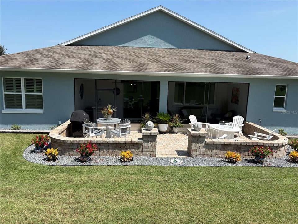 For Sale: $419,900 (3 beds, 3 baths, 2482 Square Feet)