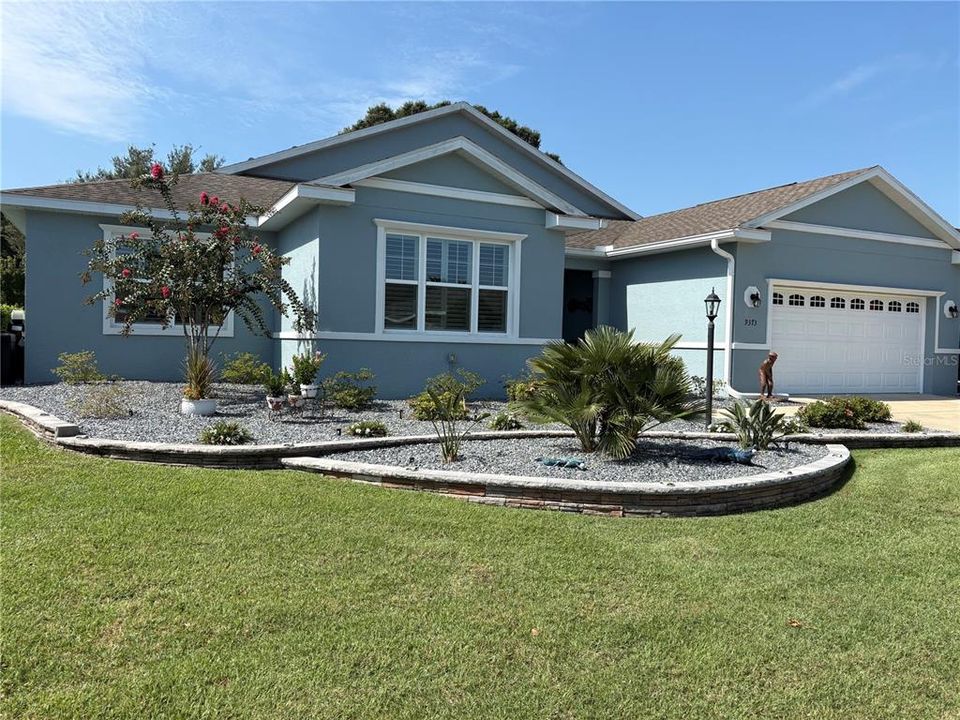 For Sale: $419,900 (3 beds, 3 baths, 2482 Square Feet)