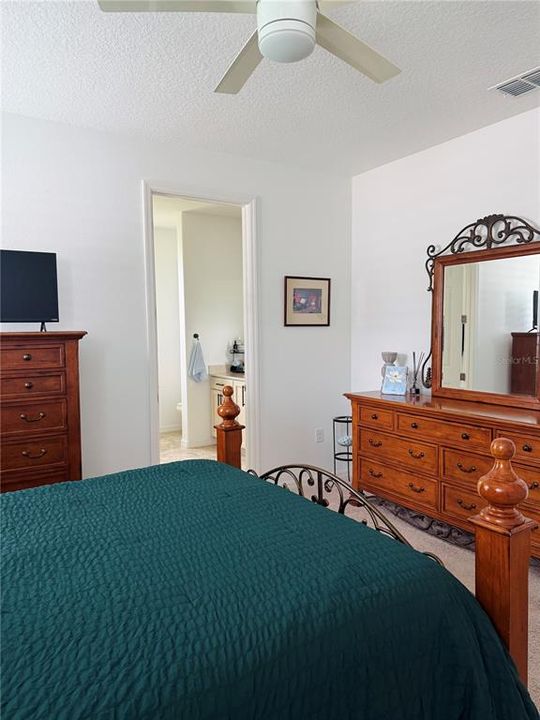 For Sale: $419,900 (3 beds, 3 baths, 2482 Square Feet)