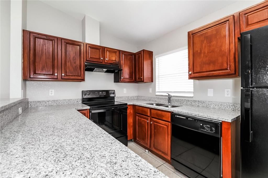 For Rent: $1,790 (4 beds, 2 baths, 1398 Square Feet)