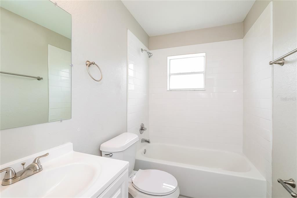 For Rent: $1,790 (4 beds, 2 baths, 1398 Square Feet)