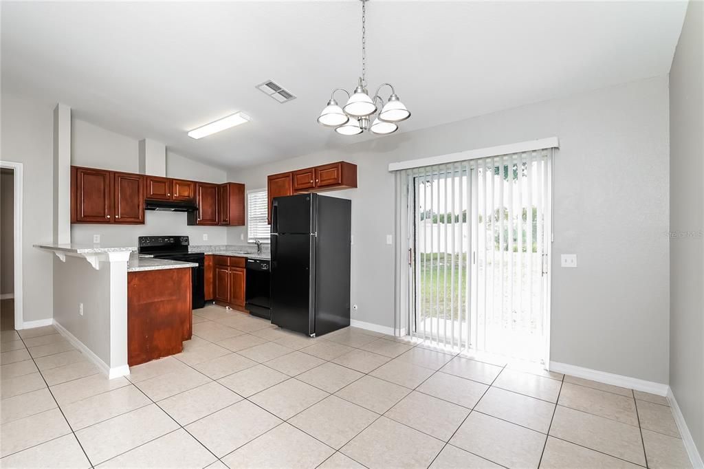 For Rent: $1,790 (4 beds, 2 baths, 1398 Square Feet)